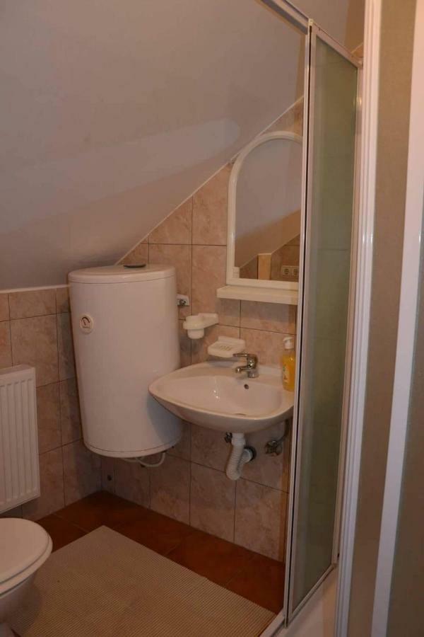 Guest House Bole Vinci Екстериор снимка
