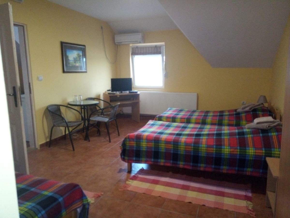Guest House Bole Vinci Екстериор снимка
